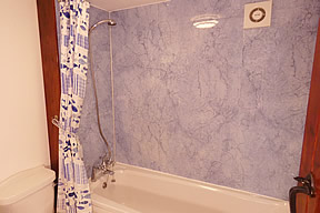 Ensuite Bathroom (shower over bath)