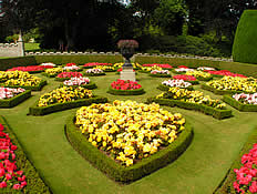 ACountry houses and gardens in Cornwall